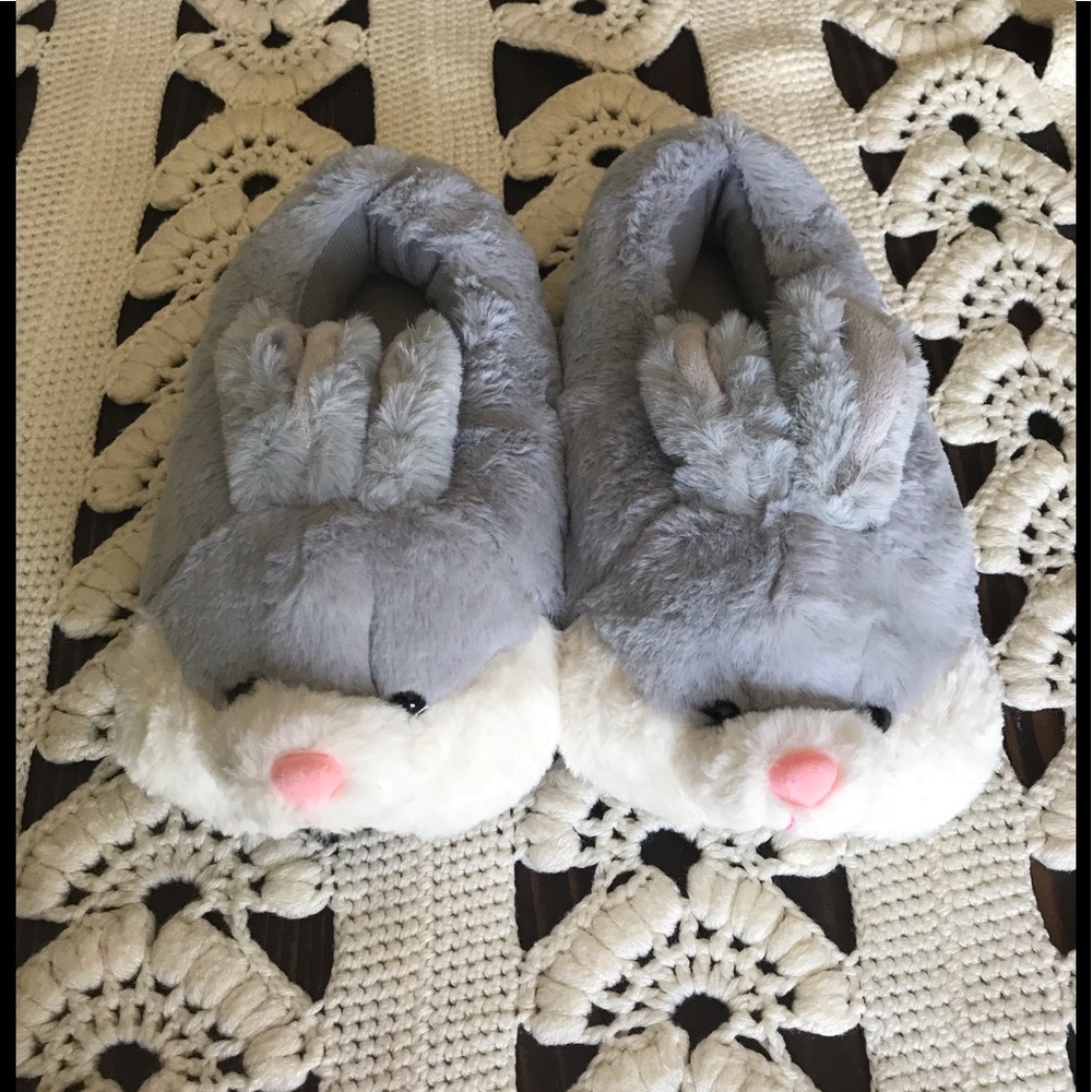 NWOT Adult Fuzzy Bunny Slippers